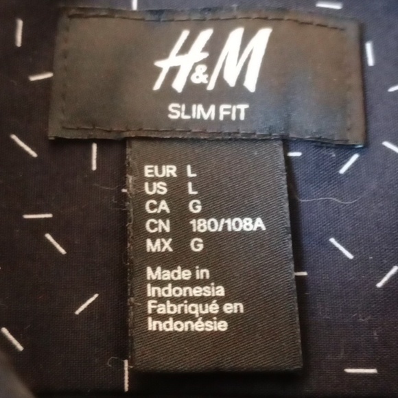 H&M BLACK WITH WHITE PRINT BUTTON SHIRT, SLIM FIT SIZE LARGE - Picture 3 of 8